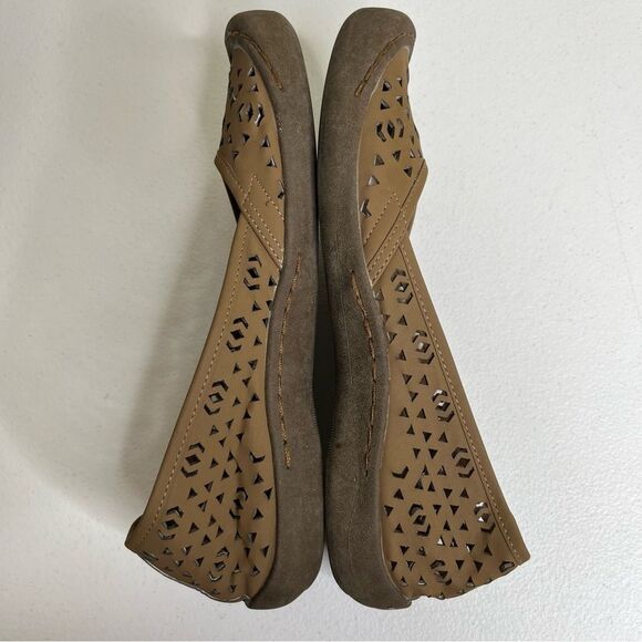 Muk Luk Sport Sandy Light Brown Cut Out Details Flat Loafer Moccasin Women 8 EVA - Picture 8 of 16